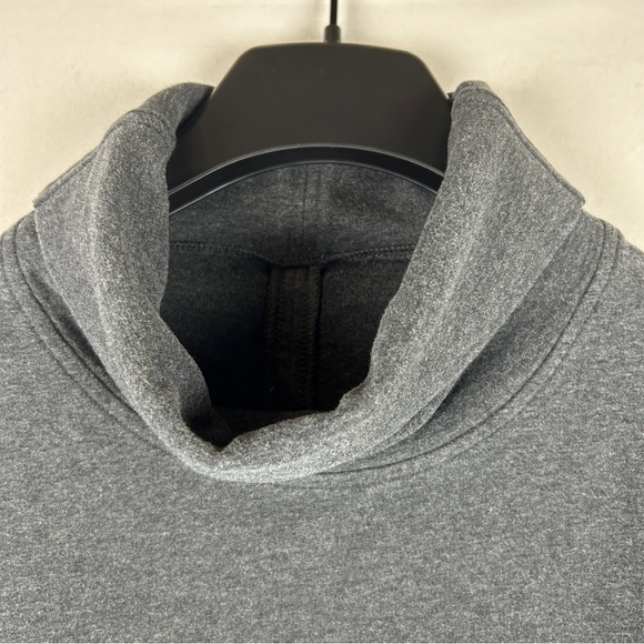 Lululemon on the double turtle neck gray pullover sweatshirt size 2 - Picture 4 of 7